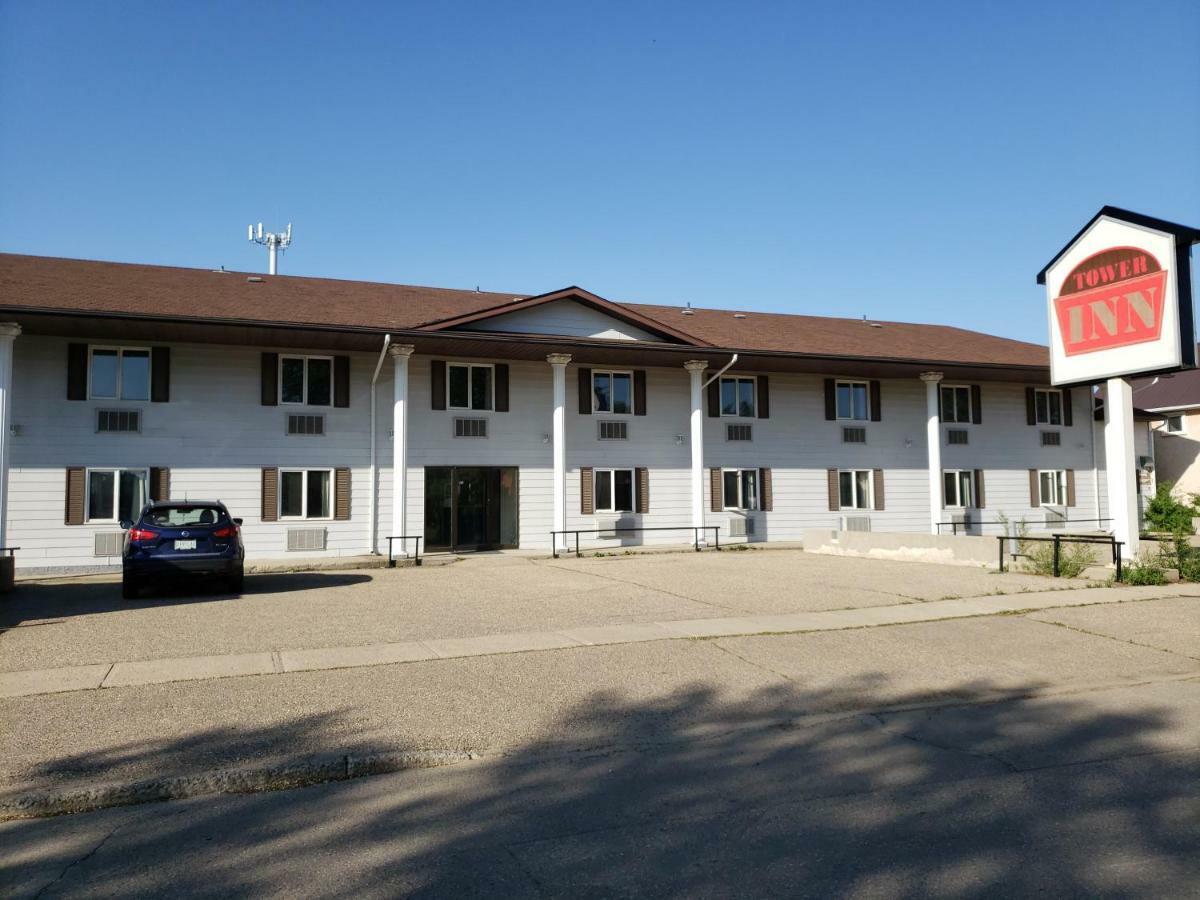 Tower Inn Estevan Екстериор снимка