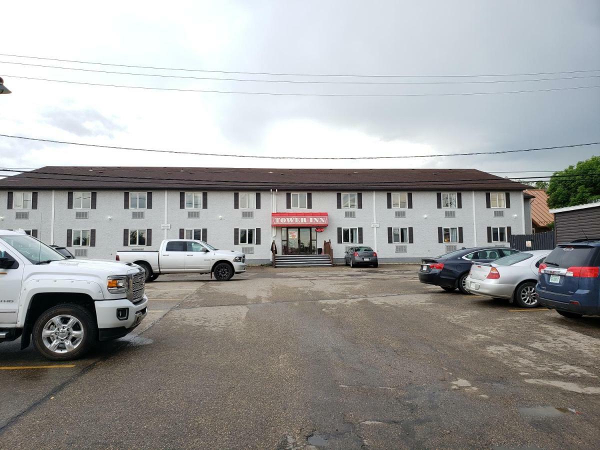 Tower Inn Estevan Екстериор снимка