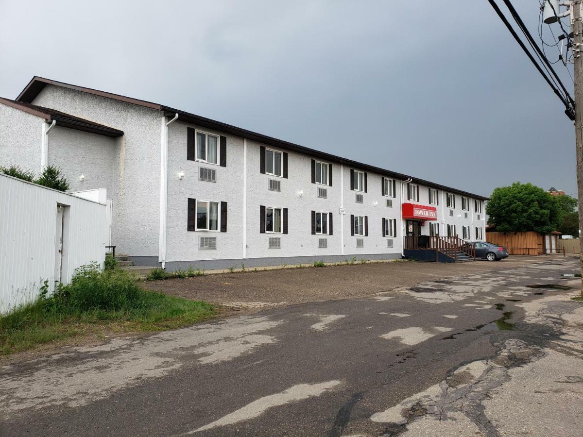 Tower Inn Estevan Екстериор снимка